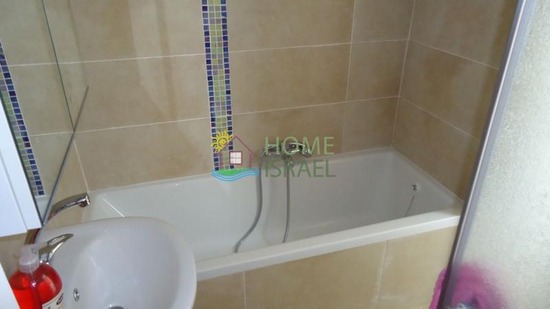 Студия рядом с клиникой Шнайдер